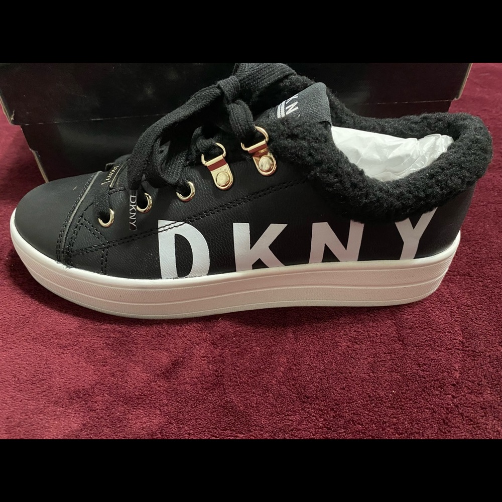 Dkny Women's Suri Lace-up Platform Black Sneakers